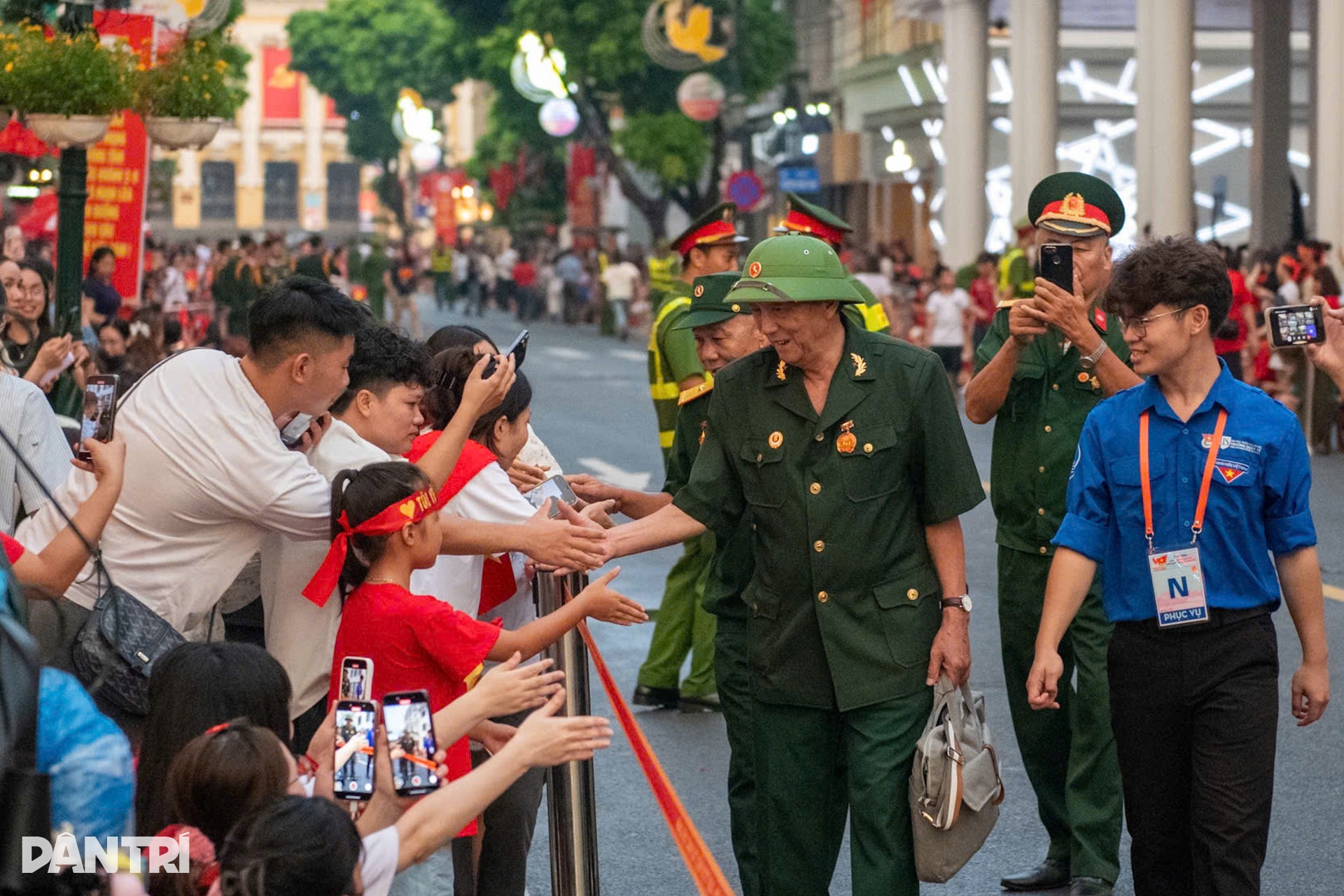 Cựu chiến binh - những vị khách đáng kính nhất trên đường diễu binh - 5 Cựu chiến binh - những vị khách đáng kính nhất trên đường diễu binh - 5