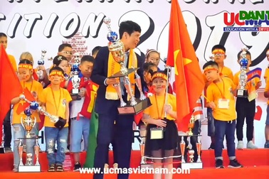 Bé lớp 2 ở Hà Tĩnh xuất sắc đạt giải "Siêu vô địch" UCMAS thế giới.