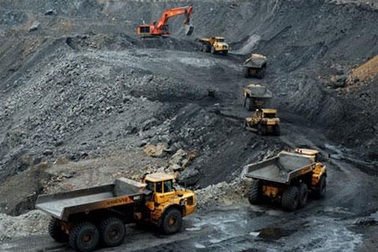 S&P “dọa” hạ tín nhiệm Tập đoàn Than - Khoáng sản