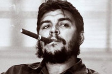 Niềm đam mê bóng bầu dục của anh hùng Argentina Che Guevara