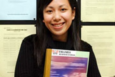 100 suất học bổng Thames Business School 