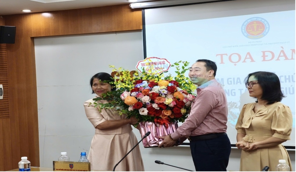 Đưa công tác trợ giúp pháp lý đi vào chiều sâu, lan tỏa tinh thần nhân văn - 2 Đưa công tác trợ giúp pháp lý đi vào chiều sâu, lan tỏa tinh thần nhân văn - 2