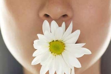 Tại sao hơi thở có mùi? 