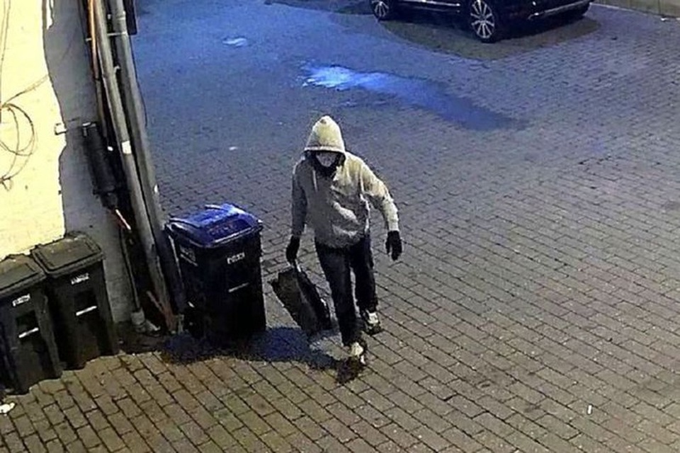 FBI truy nã kẻ gài bom gần trụ sở quốc hội Mỹ - 1 FBI truy nã kẻ gài bom gần trụ sở quốc hội Mỹ - 1