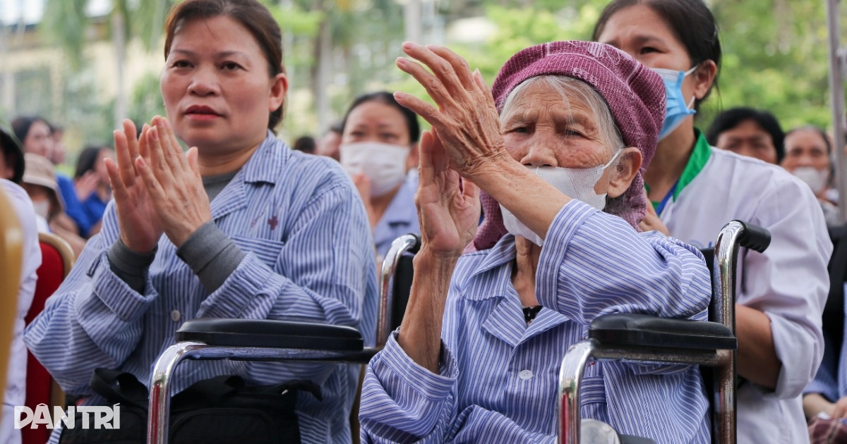 Cựu chiến binh Thành cổ Quảng Trị mang tiếng hát "chữa lành" bệnh nhân