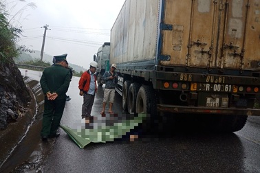 Người đàn ông tử vong sau va chạm với “hung thần xa lộ”