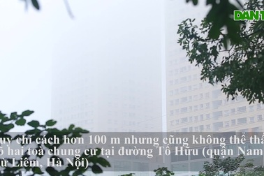 Nhà cao tầng trong sương mù