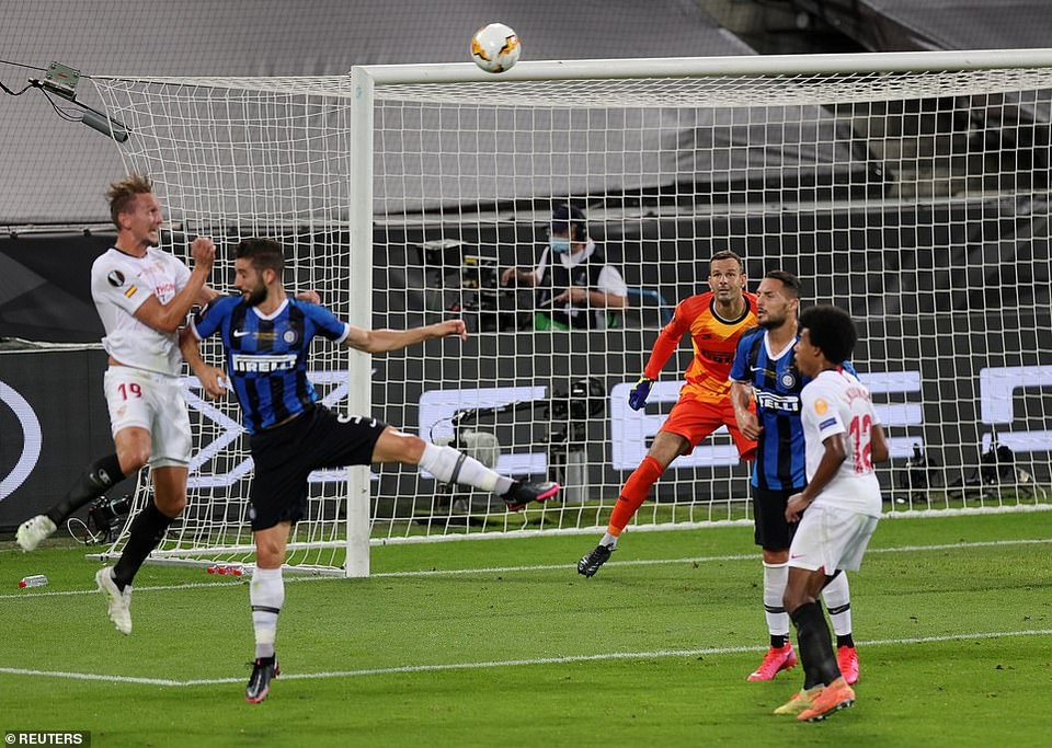 Những khoảnh khắc nghẹt thở trong chiến thắng của Sevilla trước Inter Milan - 8 Những khoảnh khắc nghẹt thở trong chiến thắng của Sevilla trước Inter Milan - 8