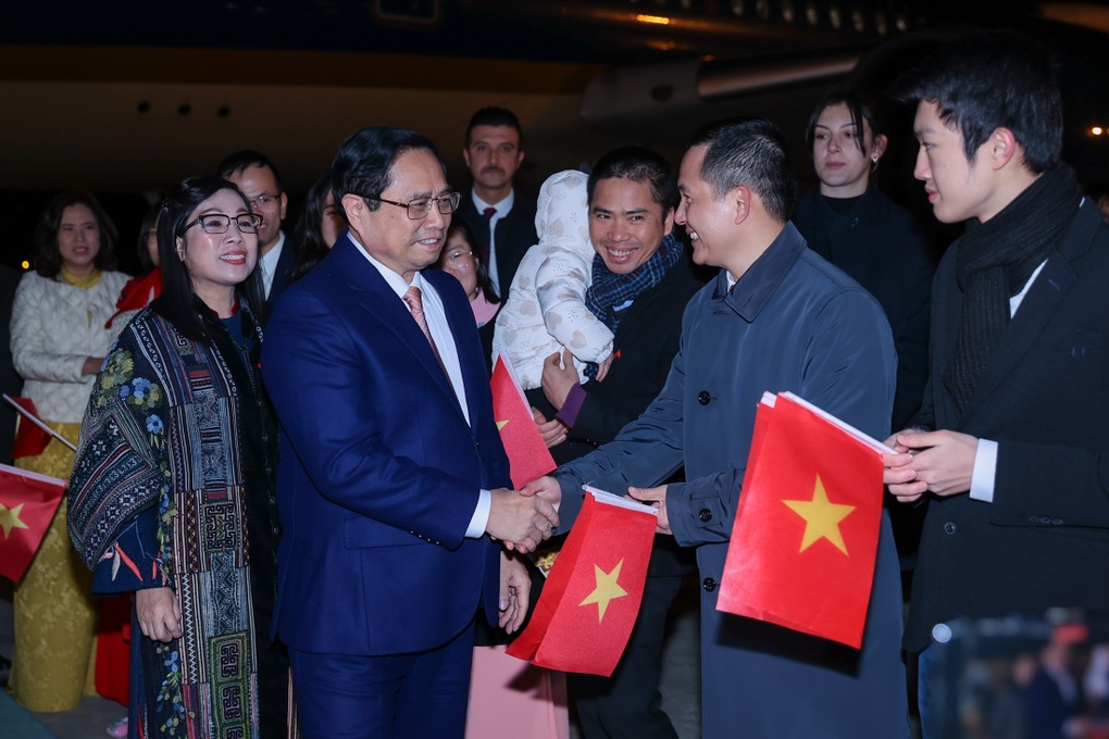 Thủ tướng tới Thủ đô Ankara, bắt đầu thăm chính thức Thổ Nhĩ Kỳ - 2 Thủ tướng tới Thủ đô Ankara, bắt đầu thăm chính thức Thổ Nhĩ Kỳ - 2
