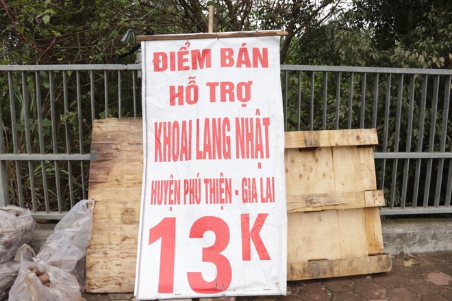 Hà Nội: Lấy mác giải cứu nông sản để chiếm vỉa hè nhiều tuyến phố - 6 Hà Nội: Lấy mác giải cứu nông sản để chiếm vỉa hè nhiều tuyến phố - 6