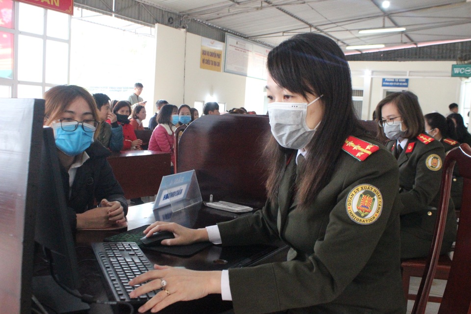 Phòng Quản lý xuất nhập cảnh vắng bất thường ngày đầu năm - 4 Phòng Quản lý xuất nhập cảnh vắng bất thường ngày đầu năm - 4