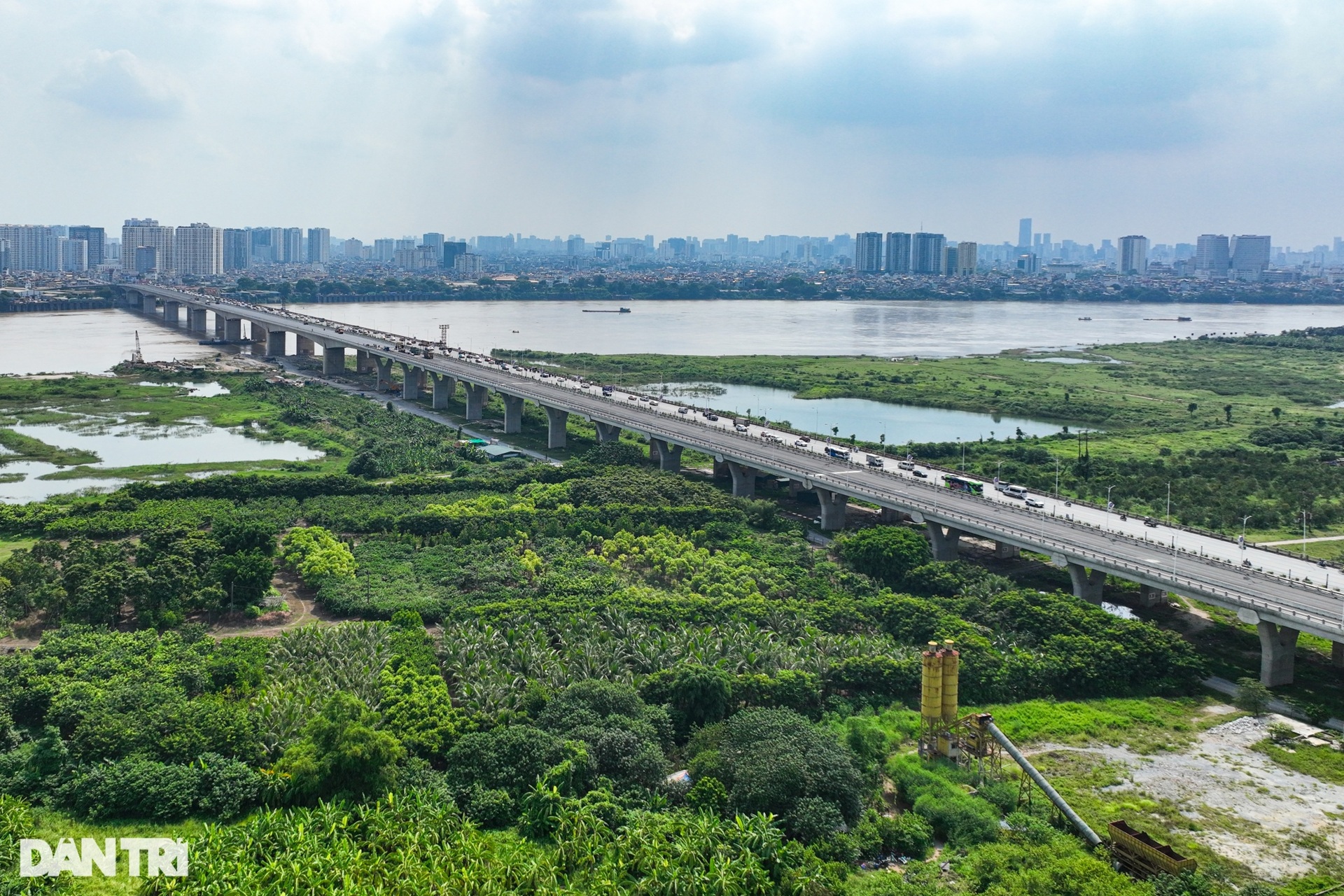 Cầu Vĩnh Tuy 2 dự kiến khánh thành ngày 2/9, sẽ có 2 làn riêng cho xe buýt - 1 Cầu Vĩnh Tuy 2 dự kiến khánh thành ngày 2/9, sẽ có 2 làn riêng cho xe buýt - 1