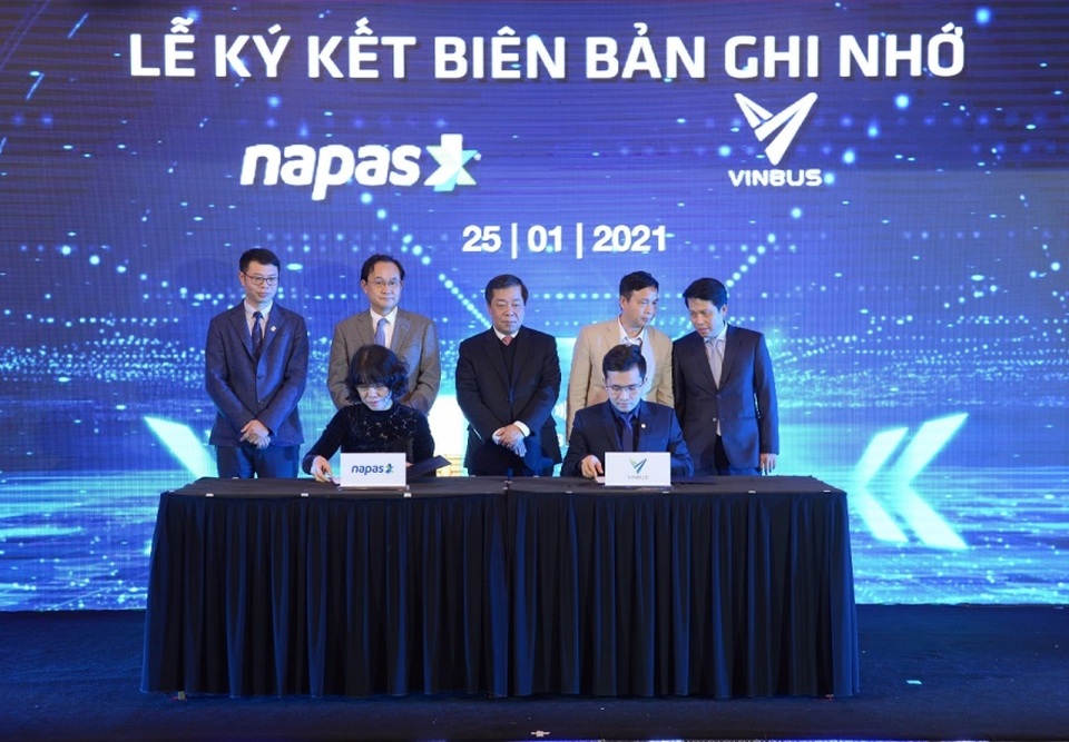 VINBUS và NAPAS ký thỏa thuận hợp tác thanh toán thẻ vé điện tử - 1 VINBUS và NAPAS ký thỏa thuận hợp tác thanh toán thẻ vé điện tử - 1