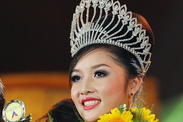 Cận cảnh nhan sắc tân Hoa hậu Triệu Thị Hà