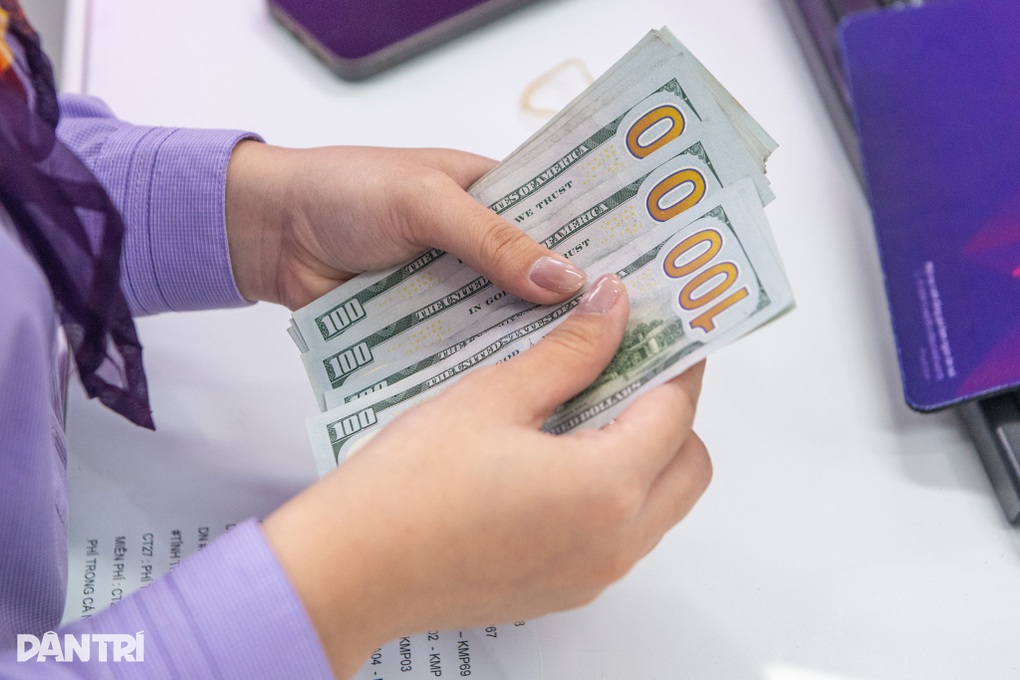 Giá USD lao dốc - 1 Giá USD lao dốc - 1