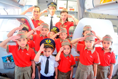 Phi công, tiếp viên “nhí” tưng bừng vui 1/6 cùng Vietjet