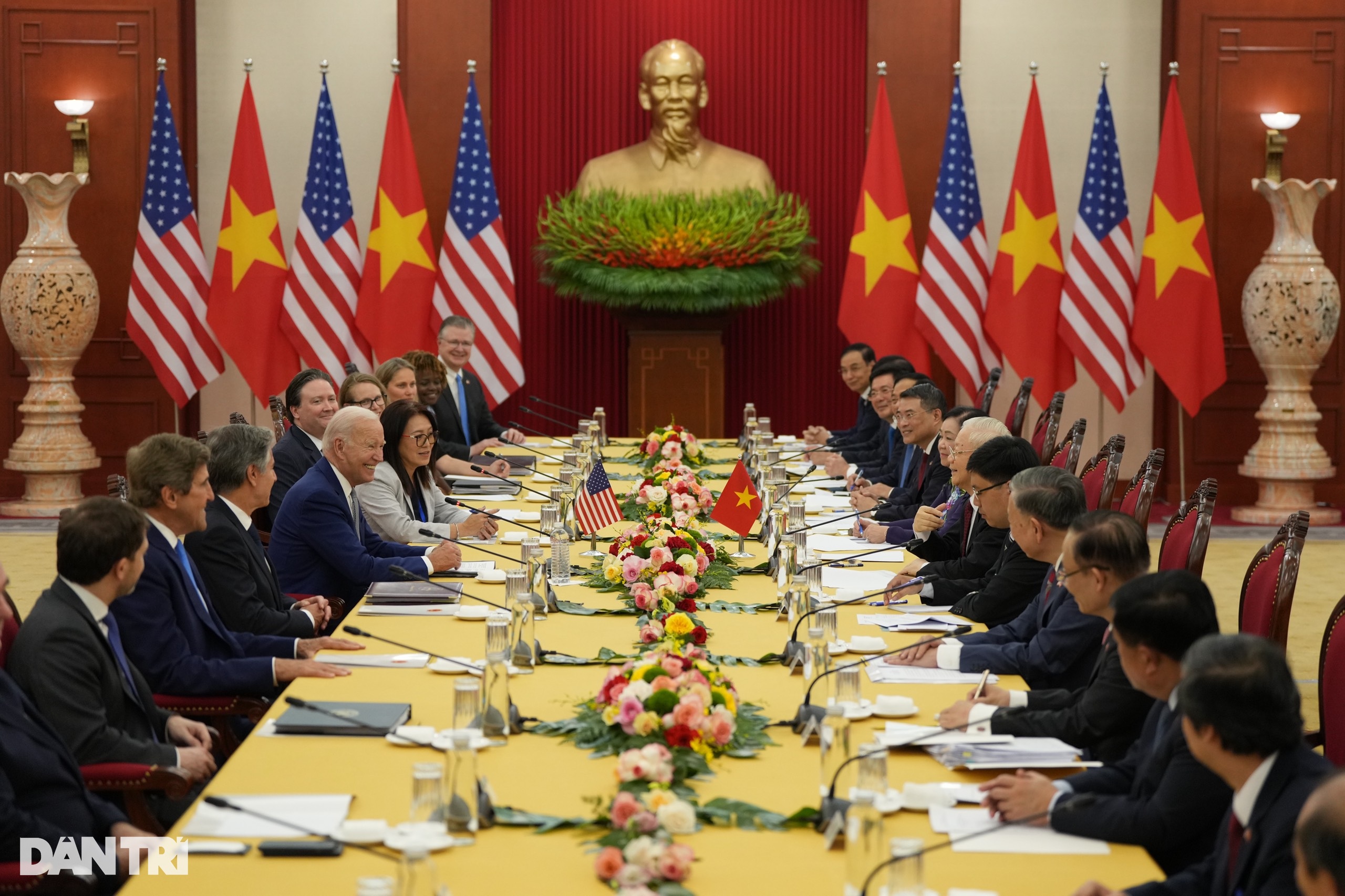 Toàn cảnh Lễ đón chính thức Tổng thống Mỹ Joe Biden tại Phủ Chủ tịch - 9 Toàn cảnh Lễ đón chính thức Tổng thống Mỹ Joe Biden tại Phủ Chủ tịch - 9