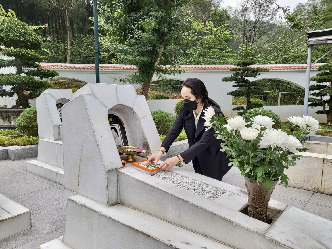 Hoa khôi Trà My tham gia hoạt động kỷ niệm ngày Quân đội Nhân dân Việt Nam - 3 Hoa khôi Trà My tham gia hoạt động kỷ niệm ngày Quân đội Nhân dân Việt Nam - 3