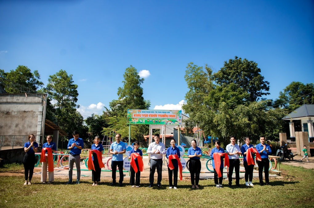 Nhiều hoạt động thiết thực đền ơn đáp nghĩa của đoàn viên, thanh niên - 5 Nhiều hoạt động thiết thực đền ơn đáp nghĩa của đoàn viên, thanh niên - 5