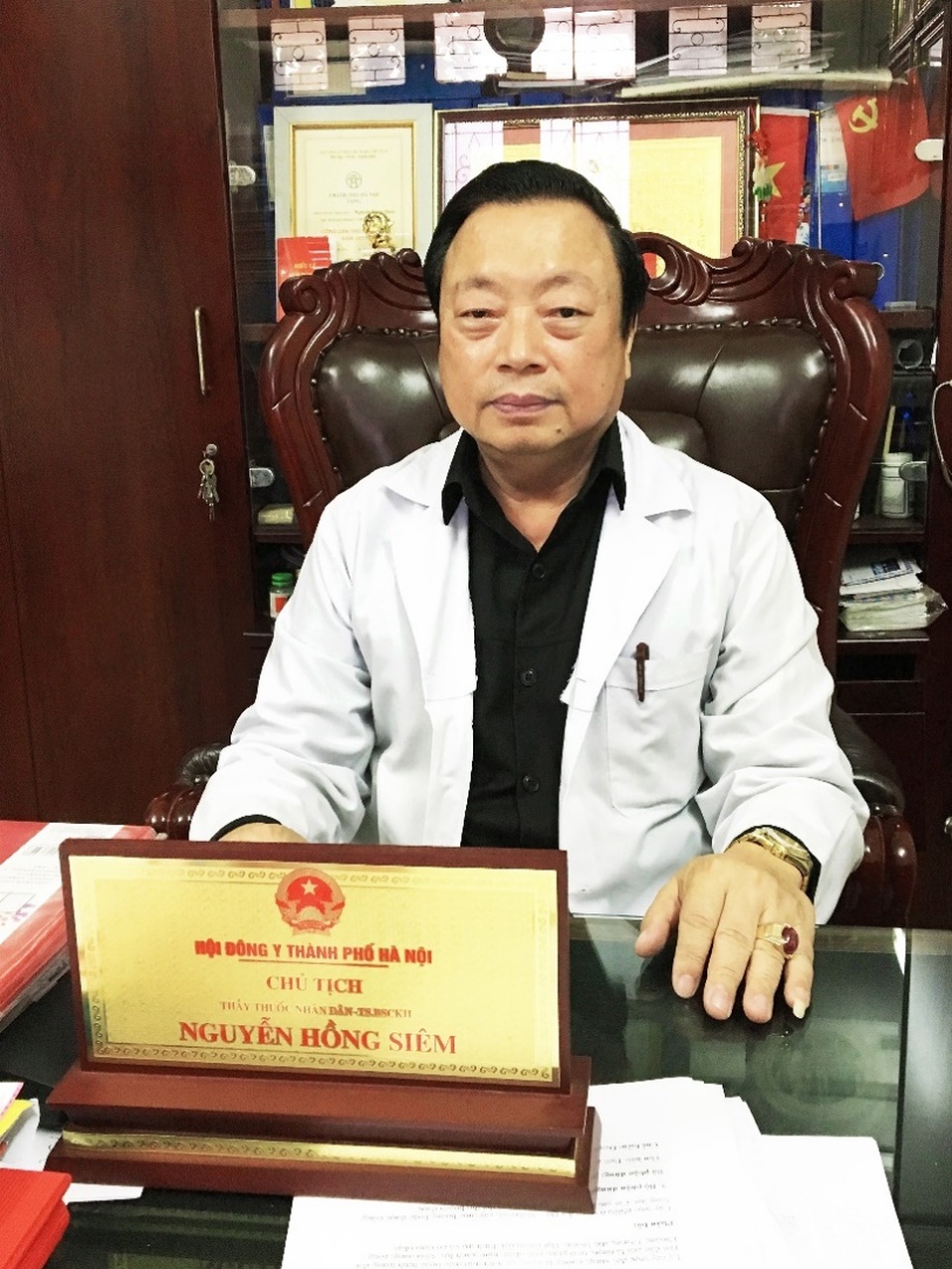 Chuyên gia y học cổ truyền làm sáng tỏ công dụng chữa bệnh của thảo dược Xuyên tâm liên - 1 Chuyên gia y học cổ truyền làm sáng tỏ công dụng chữa bệnh của thảo dược Xuyên tâm liên - 1