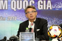 “Phù thủy trắng” Philippe Troussier hết lời ca ngợi HLV Park Hang Seo
