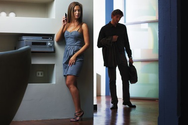 Có 5 dấu hiệu này, vợ bạn rất có thể đang "cắm sừng" chồng