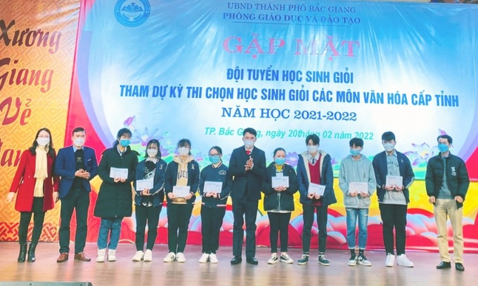 Lãnh đạo Phòng GD&ĐT TP. Bắc Giang gặp mặt các đội tuyển tham dự kỳ thi chọn học sinh giỏi cấp tỉnh năm học 2021-2022.