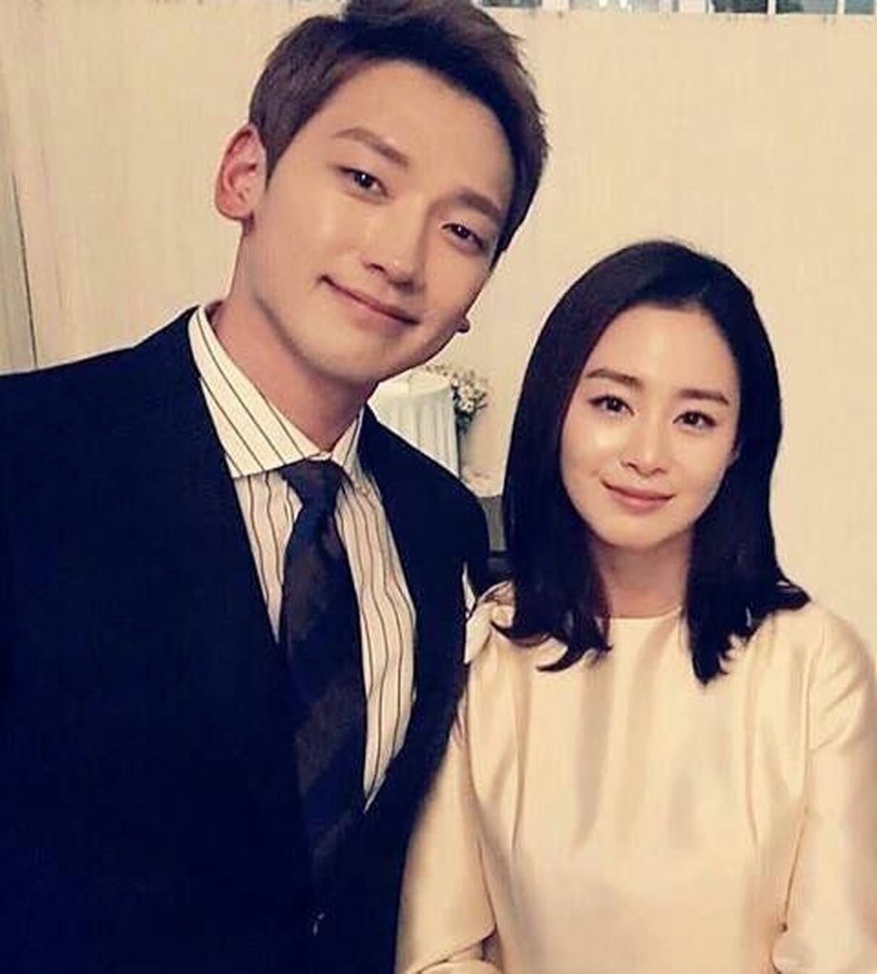 Kim Tae Hee và Bi (Rain) lo lắng vì bị fan quá khích làm phiền - 1 Kim Tae Hee và Bi (Rain) lo lắng vì bị fan quá khích làm phiền - 1