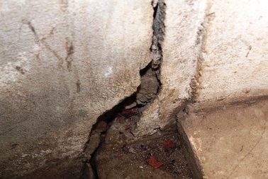 Hàng chục hộ dân nơm nớp lo nhà sập