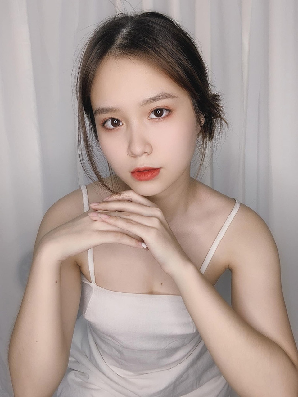 Hot girl có nụ cười tỏa nắng từng “gây bão” 2 năm trước giờ ra sao? - 8 Hot girl có nụ cười tỏa nắng từng “gây bão” 2 năm trước giờ ra sao? - 8