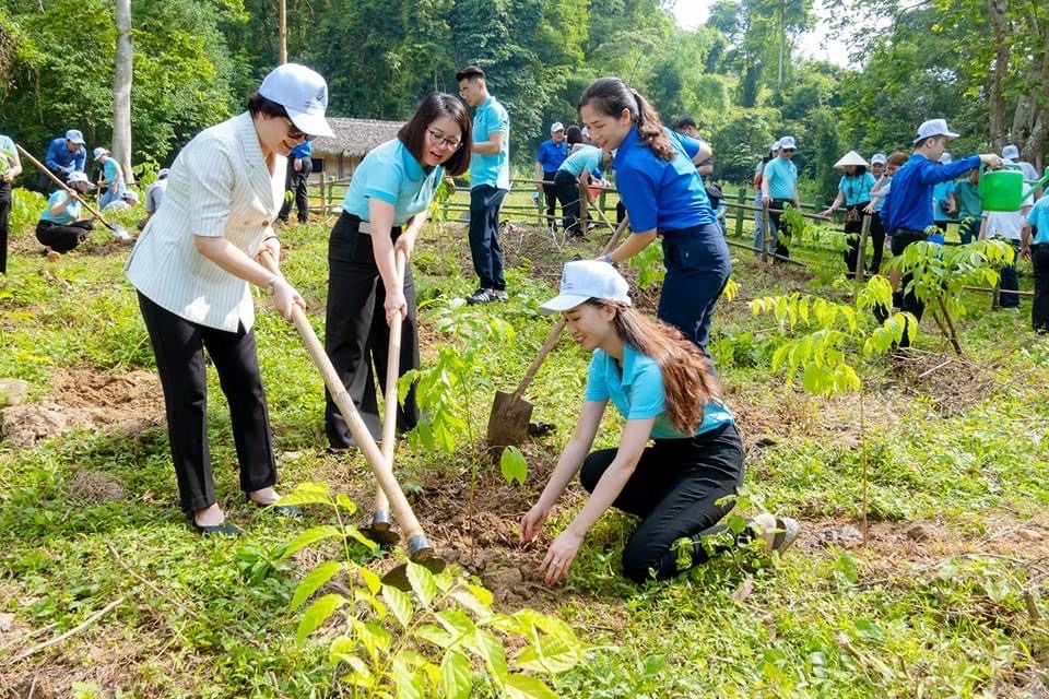 Phát động chương trình Agribank - Vì tương lai xanh, Thêm cây - Thêm sự sống - 7 Phát động chương trình Agribank - Vì tương lai xanh, Thêm cây - Thêm sự sống - 7