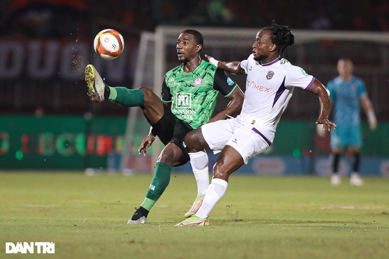Unentschieden gegen das Team von Trainer Huynh Duc, Hoang Anh Gia Lai belegt den letzten Platz in der V-League - 1 Hòa đội bóng của HLV Huỳnh Đức, Hoàng Anh Gia Lai xếp cuối bảng V-League - 1