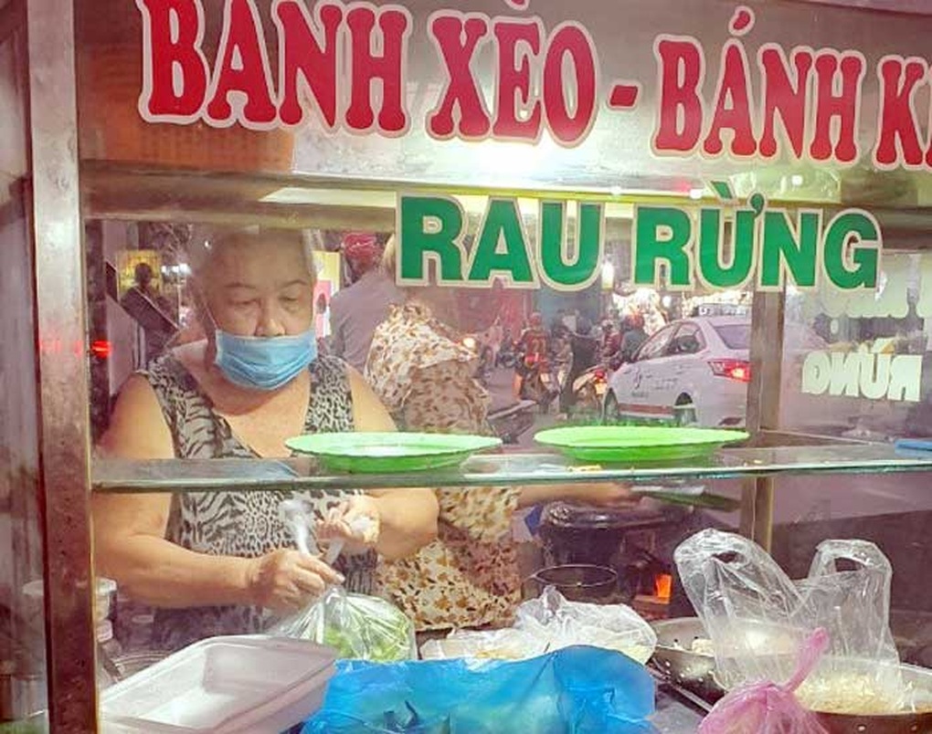 Cô bé nhặt của vợ chồng ông lão bán bánh xèo - 1