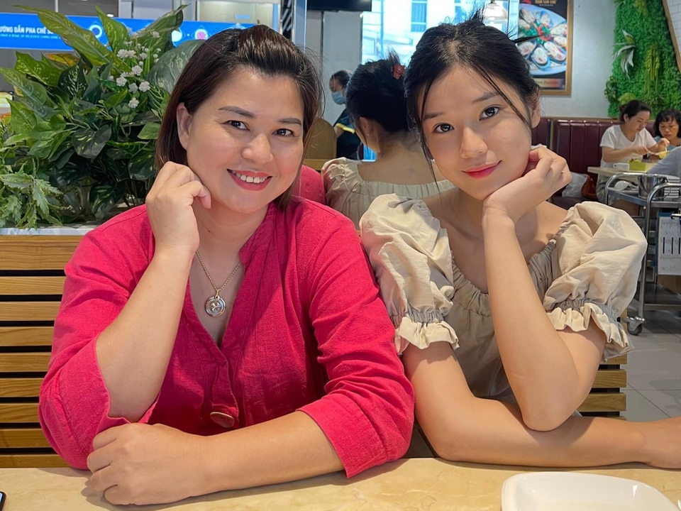 Lương Thùy Linh khoe nhan sắc của mẹ thời trẻ đẹp như Hoa hậu - 11