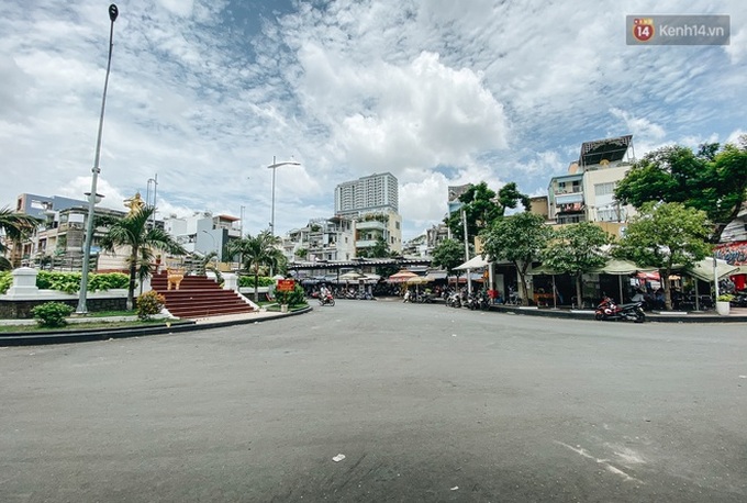 Cận cảnh con đường sẽ được cải tạo thành phố đi bộ thứ 3 ở Sài Gòn với chiều dài 100 mét - Ảnh 16.