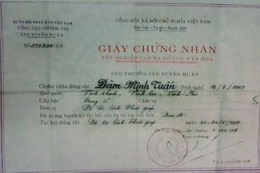 Yêu cầu xử lý kỷ luật Bí thư xã Vĩnh Thịnh sử dụng bằng giả