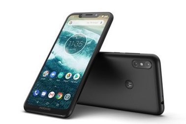 Motorola trình làng “bản sao” iPhone X, giá chỉ bằng 1/3