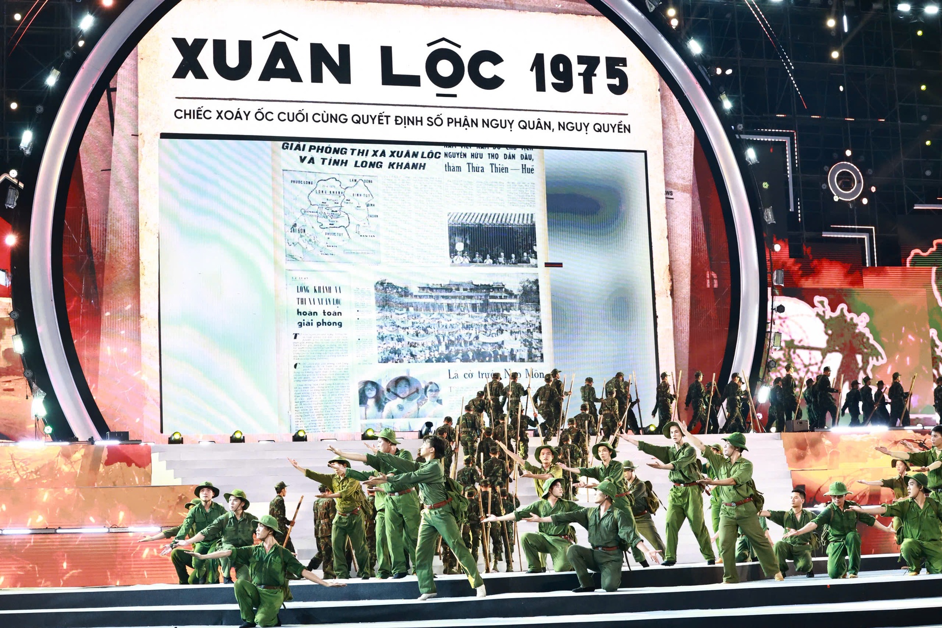 Pháo hoa lung linh, sử thi nghệ thuật đặc sắc trong đêm công bố TP Đồng Nai - 15