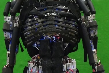 Robot chống đẩy biết toát mồ hôi chống nóng