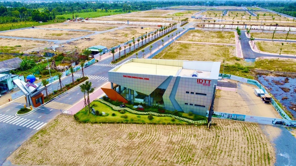 Đất nền có sổ đỏ dưới 2 tỷ đồng tại các khu vực vệ tinh TPHCM hút đầu tư - 1 Đất nền có sổ đỏ dưới 2 tỷ đồng tại các khu vực vệ tinh TPHCM hút đầu tư - 1