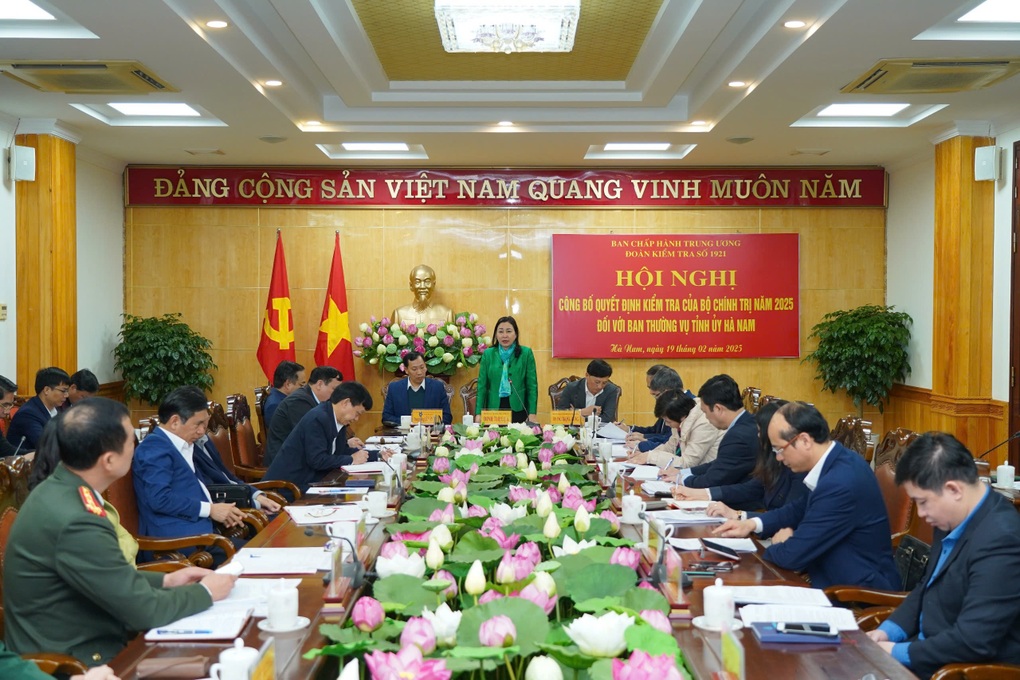 Công bố quyết định kiểm tra của Bộ Chính trị đối với BTV Tỉnh ủy Hà Nam - 1 Công bố quyết định kiểm tra của Bộ Chính trị đối với BTV Tỉnh ủy Hà Nam - 1