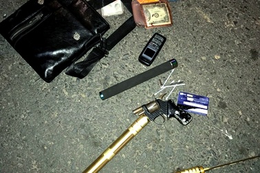 Liên tục phát hiện trên xe taxi có ma túy và vũ khí nóng