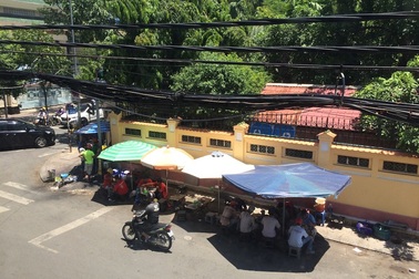 "Vỉa hè bị tái lấn chiếm có thể do bảo kê"