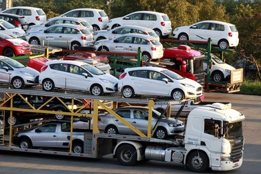 Ô tô giá rẻ tràn về Việt Nam: Có doanh nghiệp cố khai giá thấp để trốn thuế