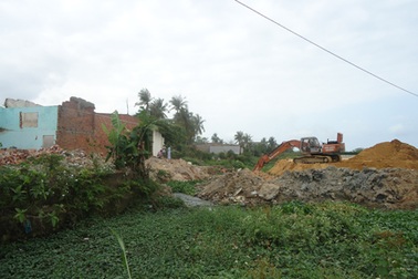 Dân khốn đốn vì ô nhiễm môi trường kéo dài