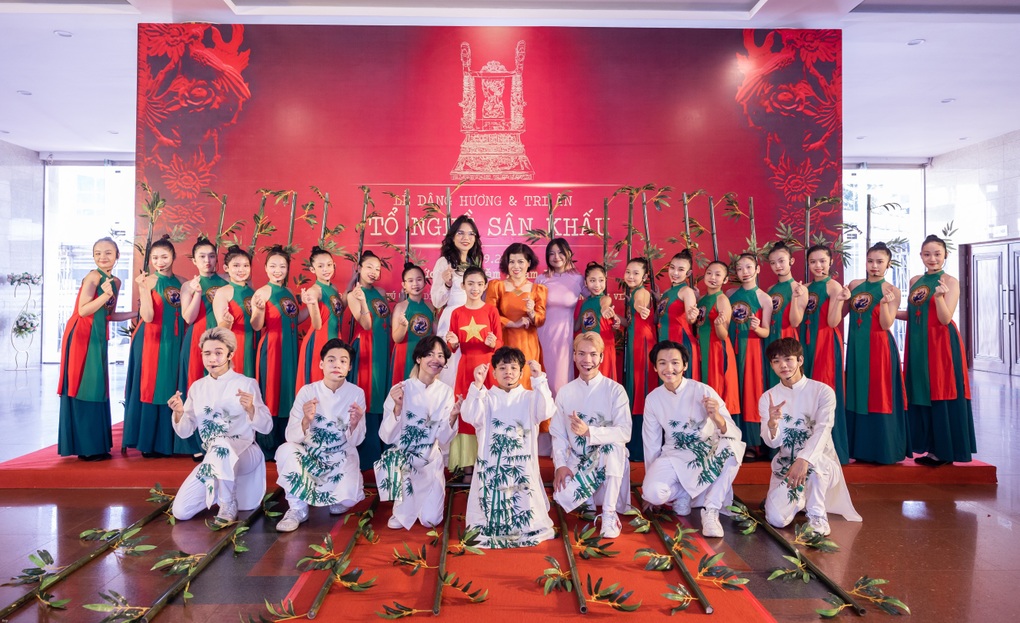 Đinh Lan Hương kể những ký ức khó quên với ban nhạc của thanh xuân - 2 Đinh Lan Hương kể những ký ức khó quên với ban nhạc của thanh xuân - 2
