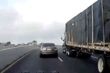 Vì sao nên tránh xa xe cỡ lớn?