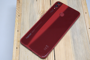 Honor tung smartphone cấu hình mạnh 8X tại Việt Nam