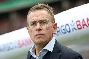 HLV Ralf Rangnick ra mắt Man Utd ở trận đấu với Crystal Palace