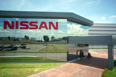 Kiệt quệ, Nissan đóng cửa hàng loạt nhà máy